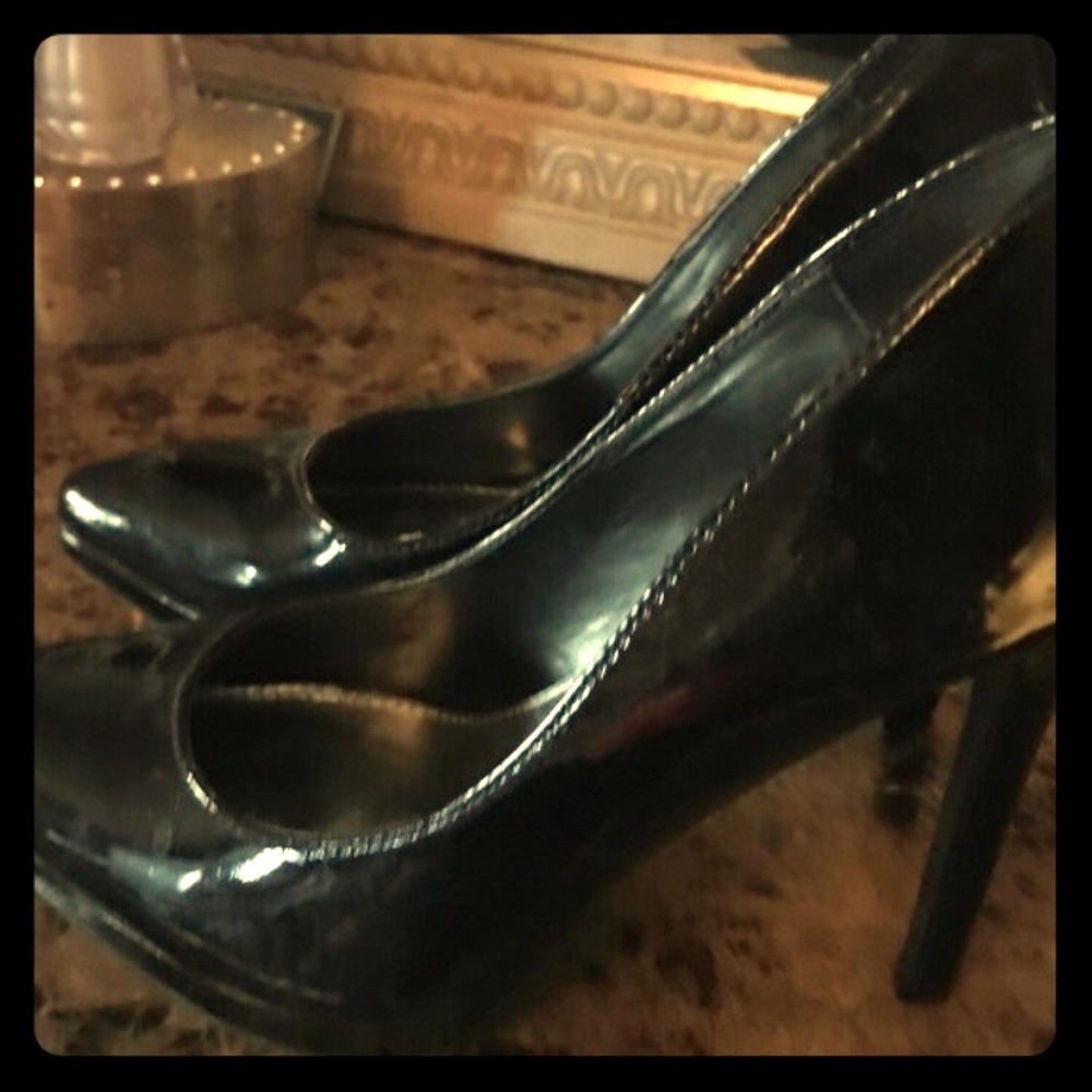 Black patent leather heels size 6
